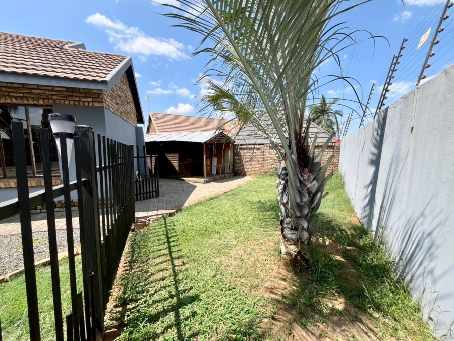 4 Bedroom Property for Sale in Waterval East North West